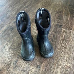 Boys boots toddler size 8